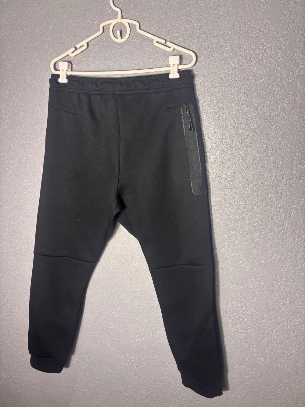 Nike Men's Black Jogger Pants – Casual Athletic Fit